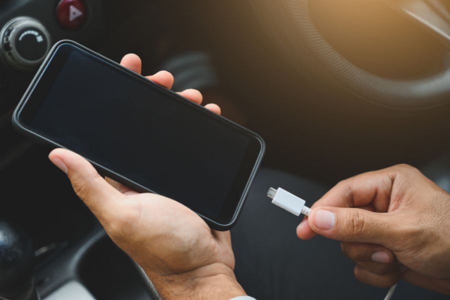 Android Auto kabel nebo bezdrátové připojení